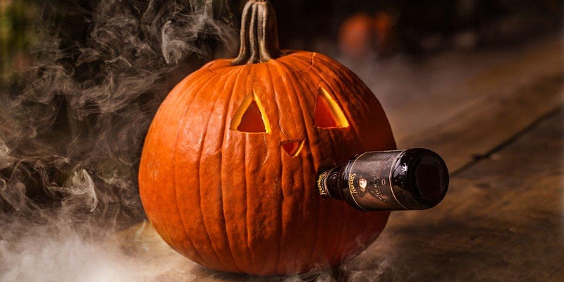Carving pumpkins and drinking beer is the perfect way to get the october dates going!