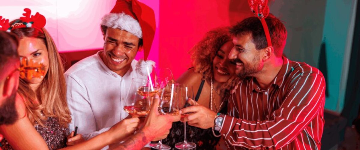 Toast-at-a-bar-1024x576