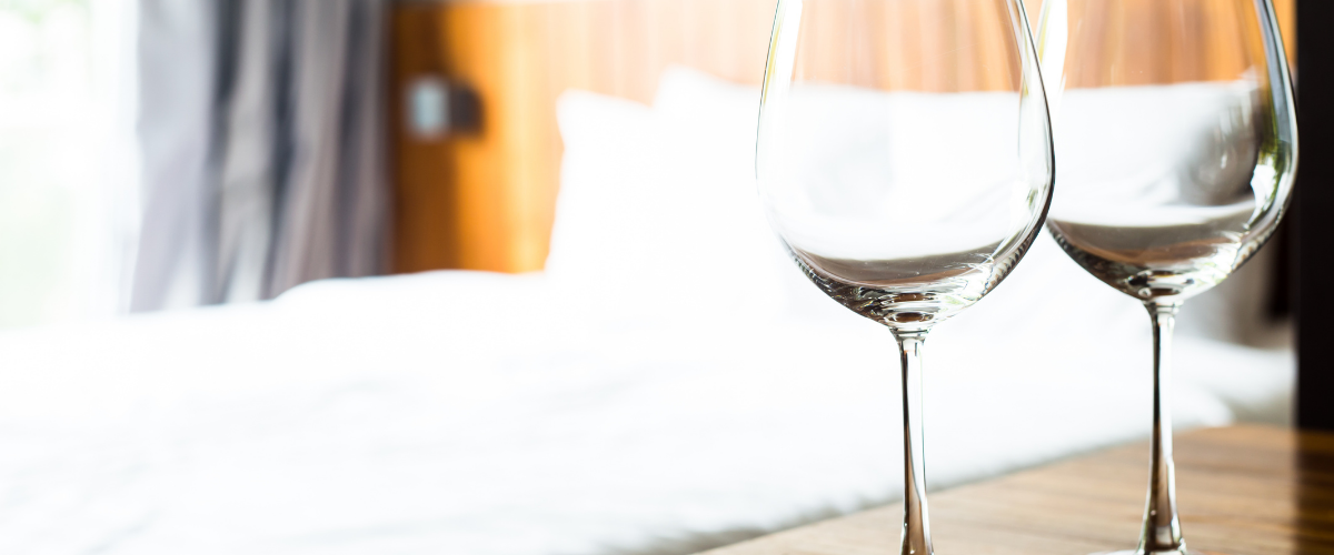 hotelbed_wine