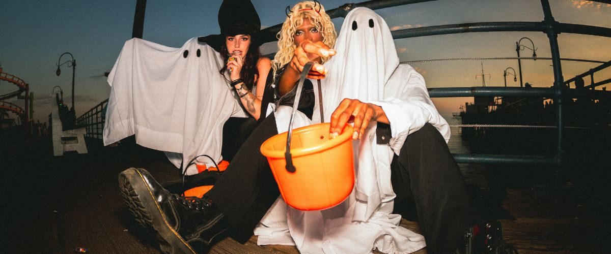 Shops to get halloween costumes in Calgary,