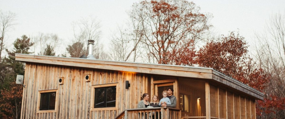 black-saddle-photography-foret-cabin-145