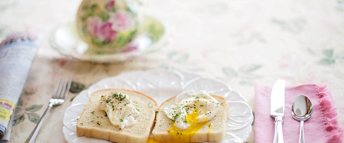 poached-eggs-on-toast-739401_1280